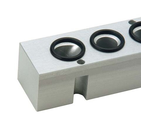 Intermediate Plate for manifolds with outlets